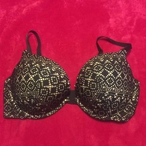 VICTORIAS SECRET crocheted lace push-up